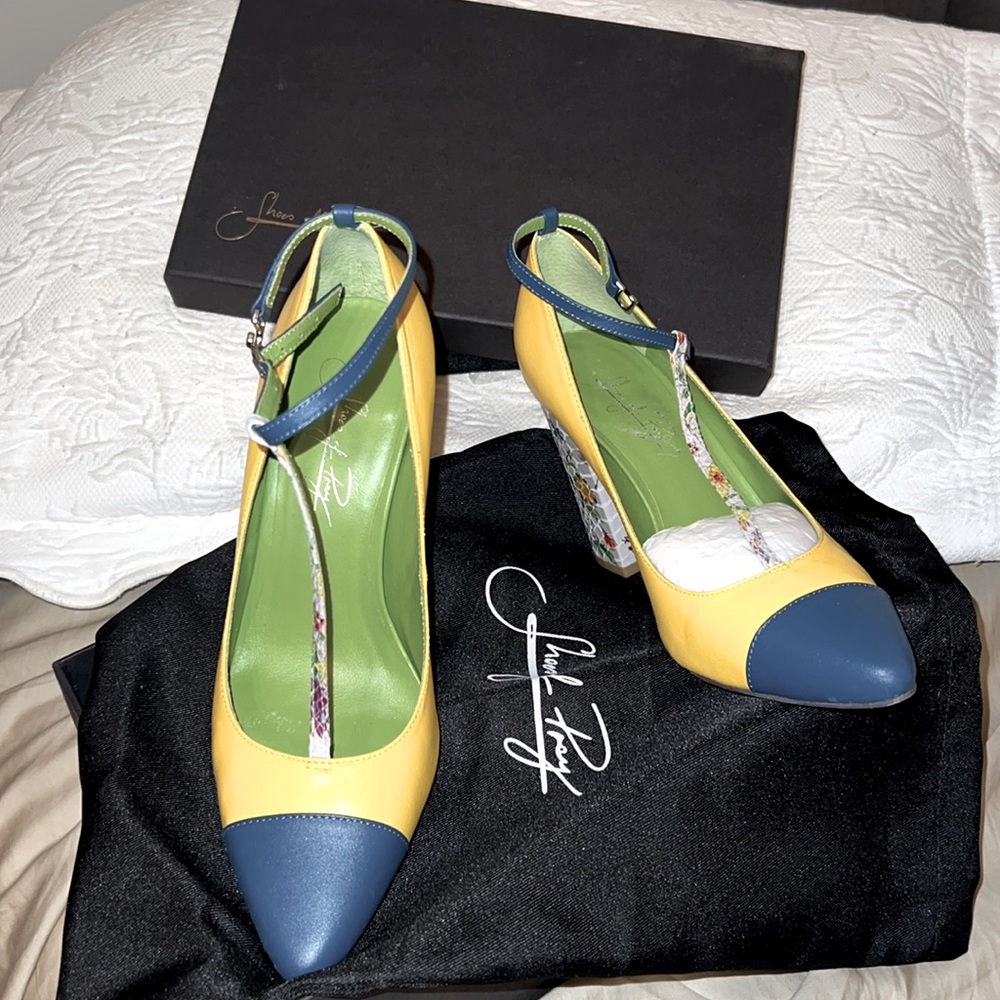 Shoes of pray Size 71/2 in Great condition worn only a couple of times